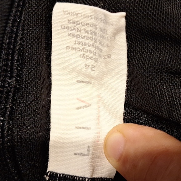 Womens Livi solid black stretch performance shorts size 24 - Picture 3 of 4